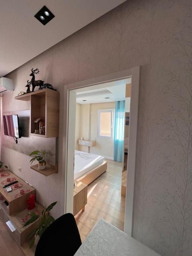 Soleil Apartment With Sunbed & Umbrella Vlore Bagian luar foto