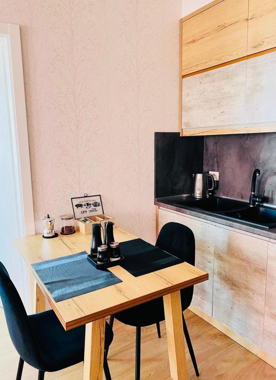 Soleil Apartment With Sunbed & Umbrella Vlore Bagian luar foto