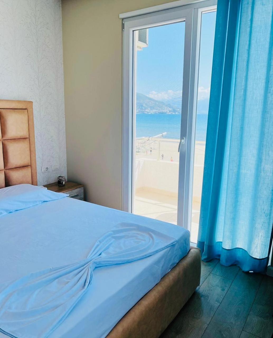 Soleil Apartment With Sunbed & Umbrella Vlore Bagian luar foto
