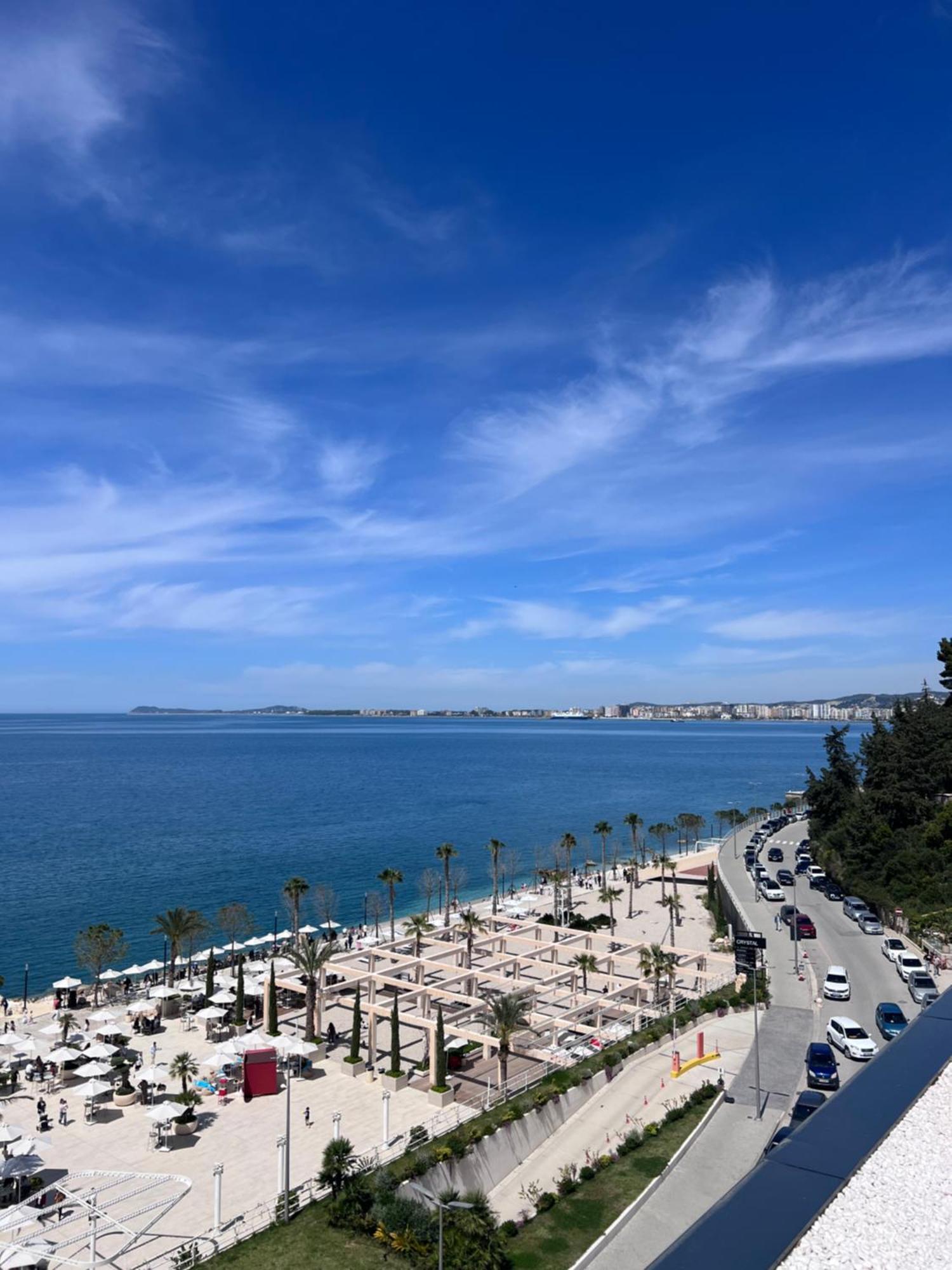 Soleil Apartment With Sunbed & Umbrella Vlore Bagian luar foto